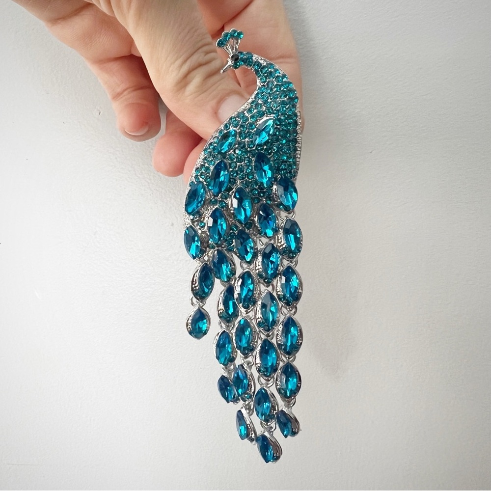 Silver Tone Peacock Rhinestone Brooch Pin Blue Gemstone Sparkly Large Bail - Picture 8 of 9